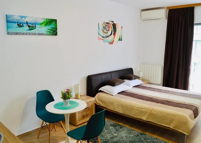 Studio Escape Mamaia